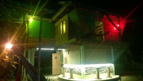 Rudi Mental Holiday Lodge