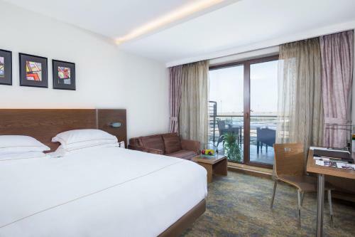 Emerald Hotel