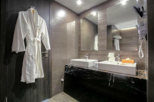 Emerald Hotel