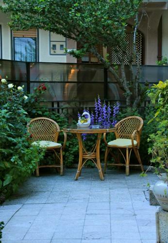 Hostel Bushati