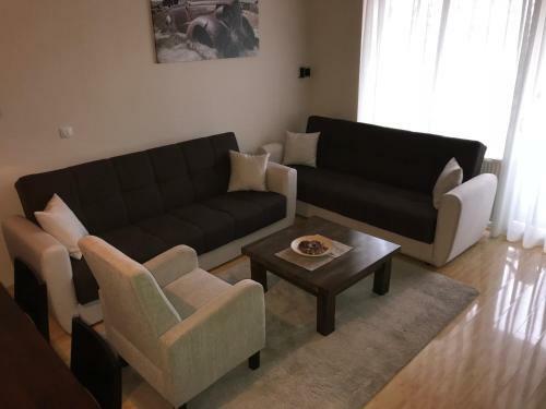 Redon's City Center Apartment