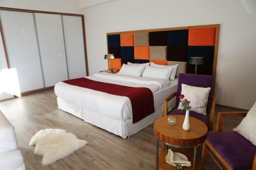 Hotel Queen Vali Palace