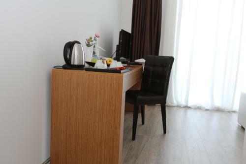 Hotel Queen Vali Palace