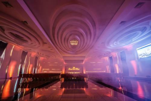 Hotel Queen Vali Palace