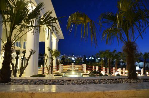 Hotel Queen Vali Palace