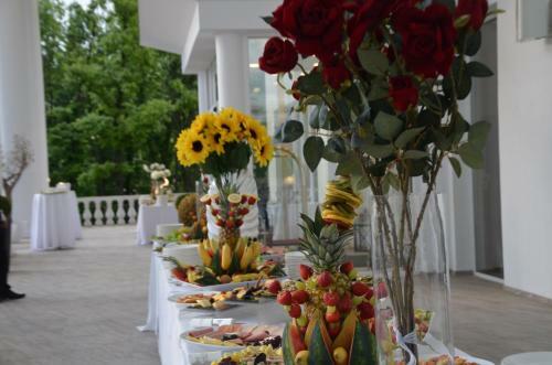 Hotel Queen Vali Palace