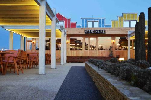 Hotel Queen Vali Palace