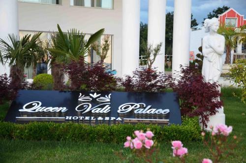 Hotel Queen Vali Palace