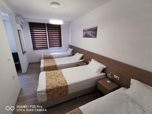 Hostal Guesthouse Stone Bridge