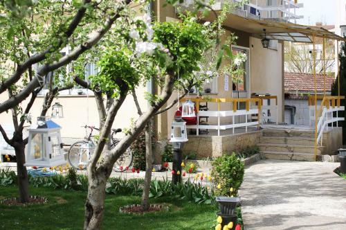 Sarac Hostel