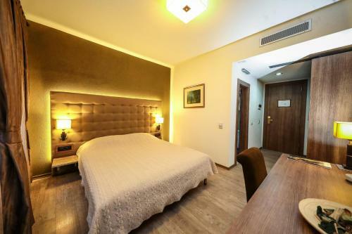 Hotel �arshia E Jupave