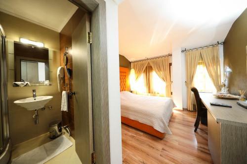 Hotel �arshia E Jupave