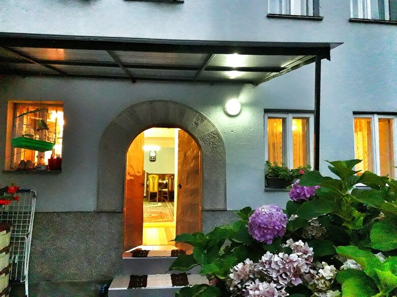 Hostal Kulla Dula Guesthouse