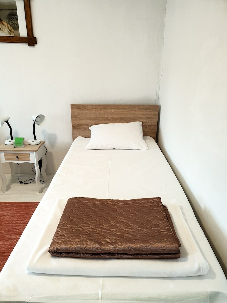 Hostal Kulla Dula Guesthouse