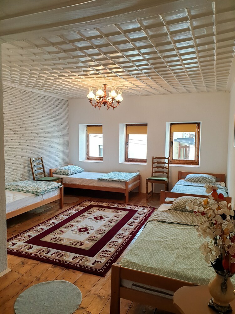 Hostal Kulla Dula Guesthouse