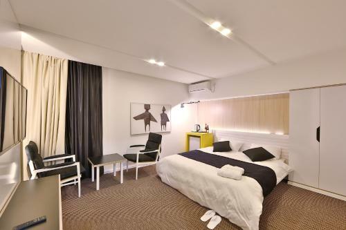 Io Hotel