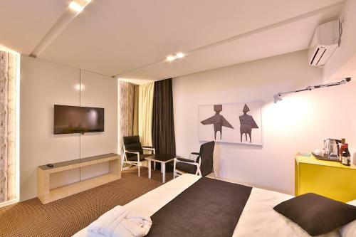 Io Hotel