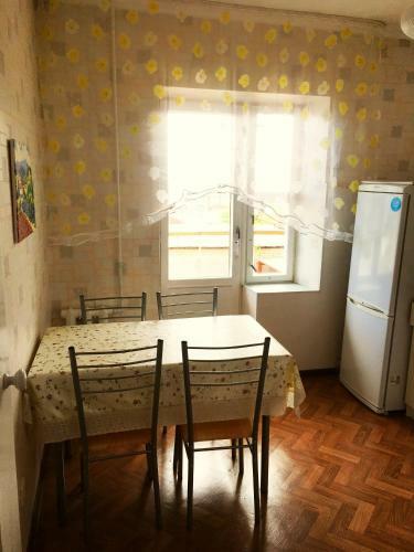 Apartment Mamytova 92