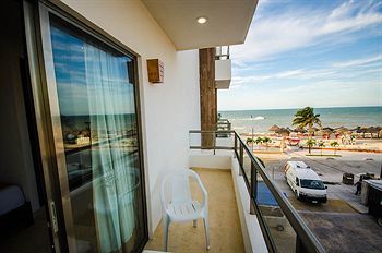 Playa Linda Hotel