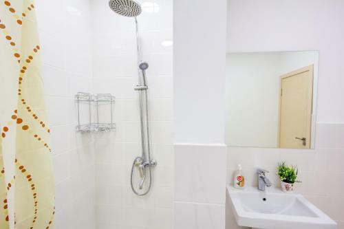 White Hotel & Hostel