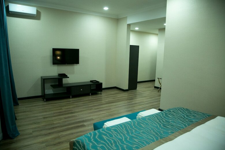 Hotel L`mira
