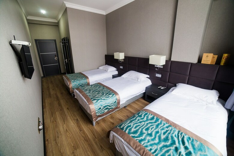 Hotel L`mira