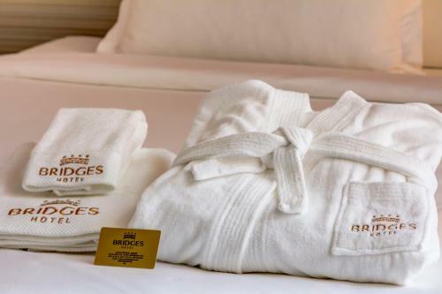 Hotel Bridges