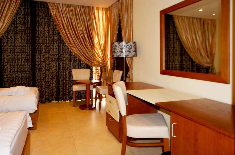 Public Security Hotel & Chalets