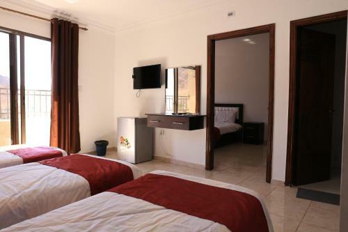 Weekend Hotel