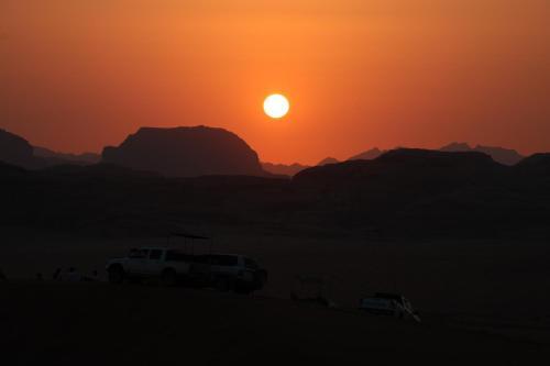Desert Sunset & Tour