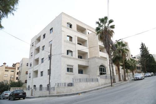 Evana Apartments
