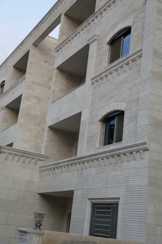 Evana Apartments