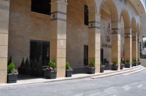 Viola Hotel Suites
