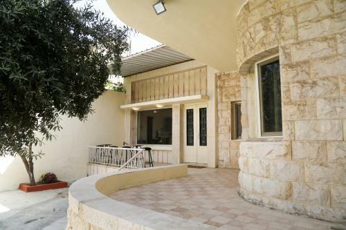 Hostel 1930