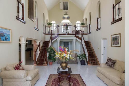 The Royal Kensington 5br Villa