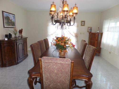 The Royal Kensington Villa 4