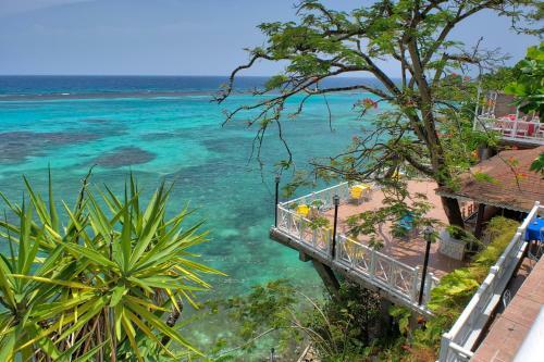 Hibiscus Lodge Hotel