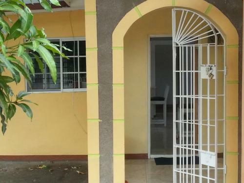 Bed & Breakfast Kingston Home