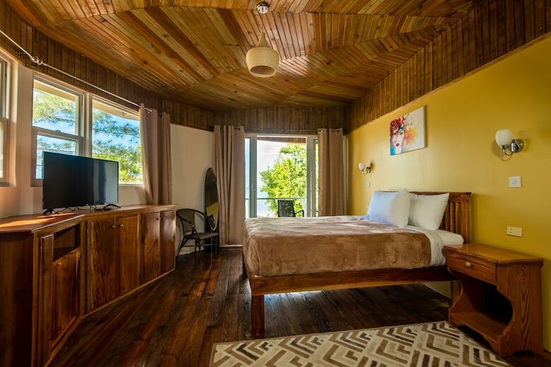 Hotel Xye Resort