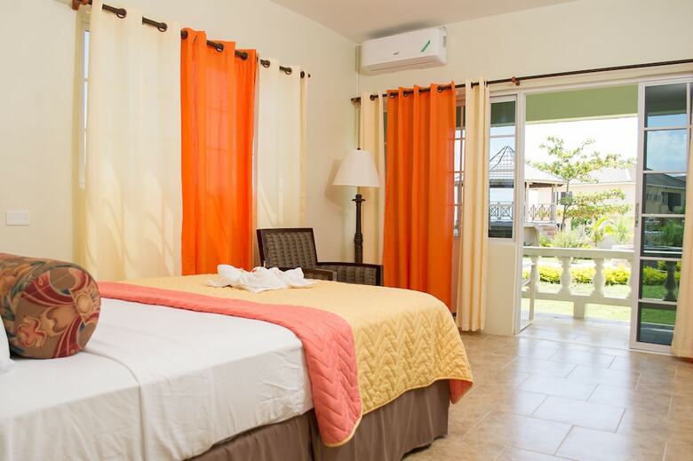 Hotel The Sov Resorts
