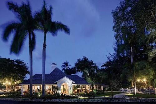 Luxury 2br Home Facing Beach W/pool Montego Bay #4