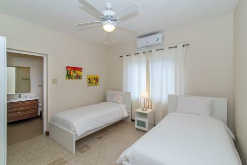 Luxury 2br Home Facing Beach W/pool Montego Bay #3