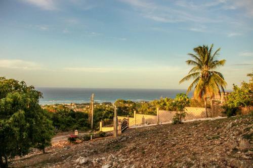 Sunshine Lodge: Your Home Away From Home