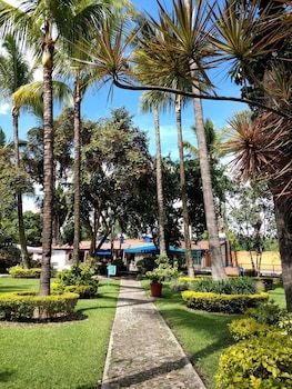 Parador De Manolos Hotel
