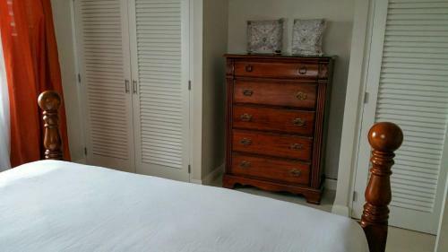 Fern Court Apartment @ Richmond