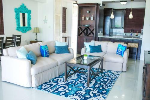 Apartamento Whispering Seas - 2 Bedroom Luxury Ocean Front Condo