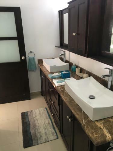 Apartamento Whispering Seas - 2 Bedroom Luxury Ocean Front Condo