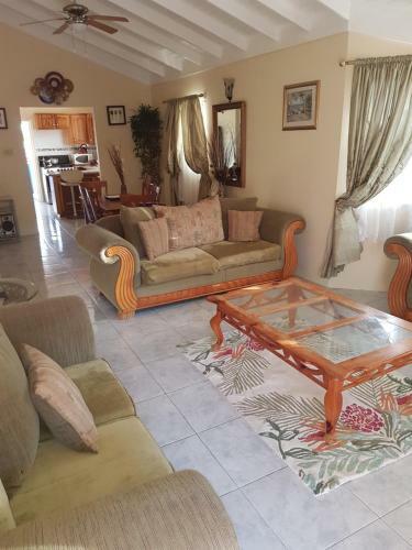 Emerald Estate Gated Com.munity-15 Mins Drive To Ochi