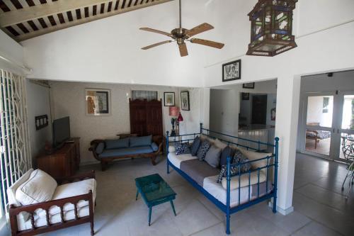 Beach Villa Yellow Canary