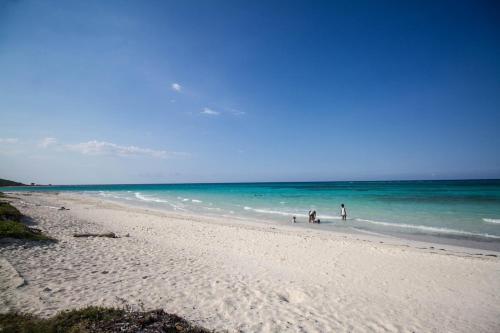 Beach Villa Yellow Canary